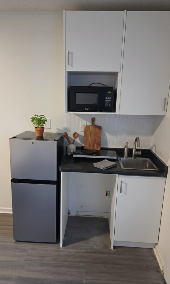 219 Spadina Road - Photo 3 of 5