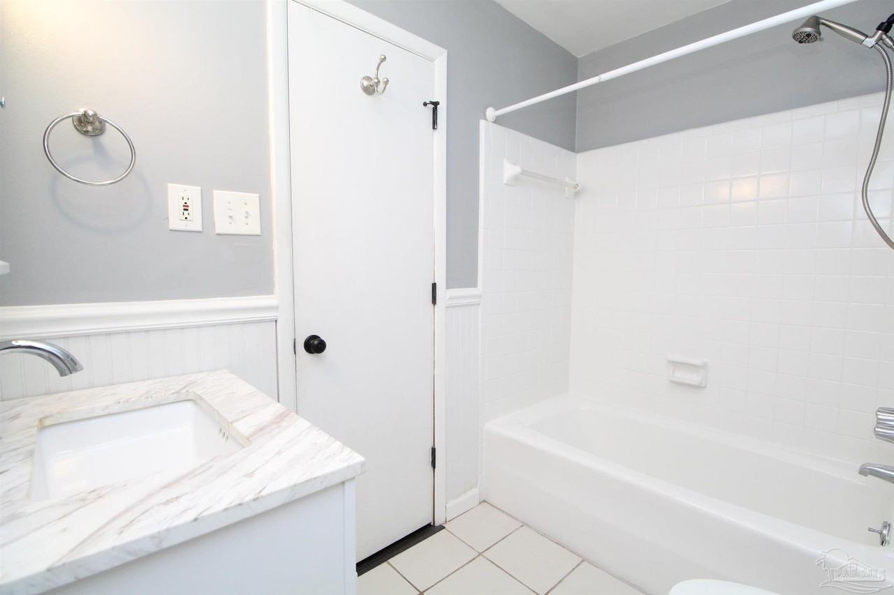 1400 North D Street #1400