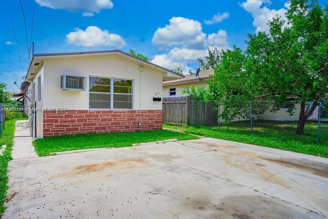 805 Northwest 3rd Terrace #805-1 - Photo 2 of 47
