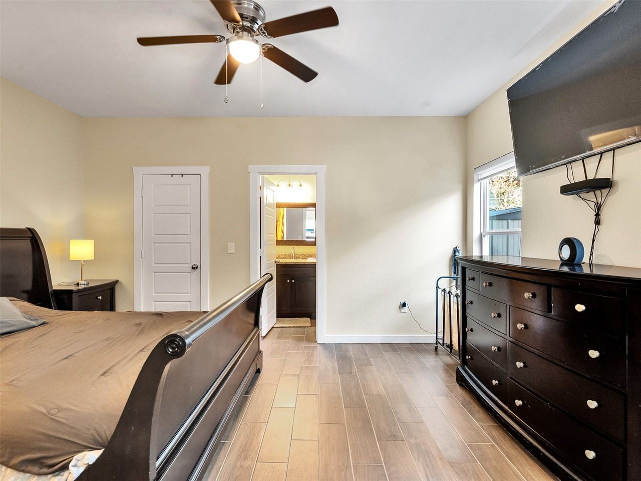 16984 West Juneau Street #16984 - Photo 6 of 36