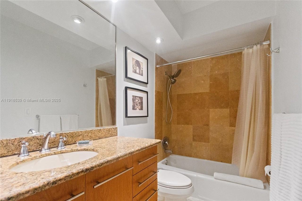 Miami Beach City Center #100-302 - Photo 2 of 15