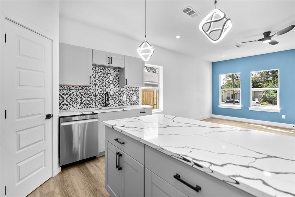 2724 Swanson Street #2724 - Photo 2 of 39