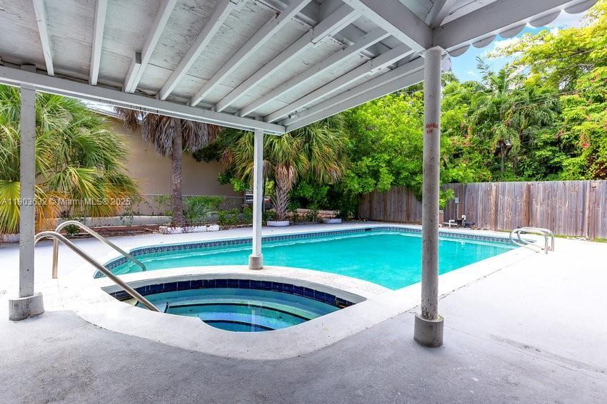 Parkside #2019-4 - Photo 3 of 11