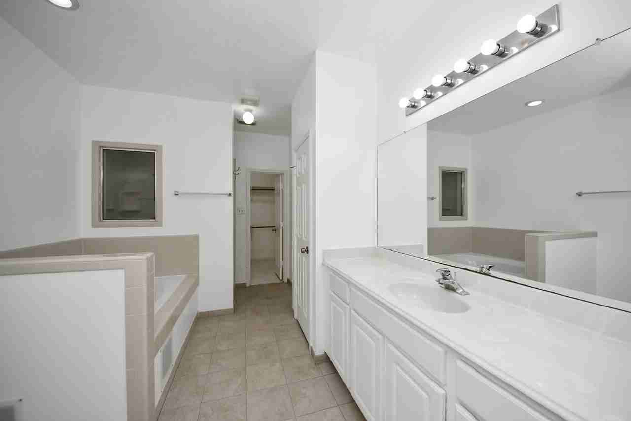 3138 Waters View Dr #3138 - Photo 5 of 46