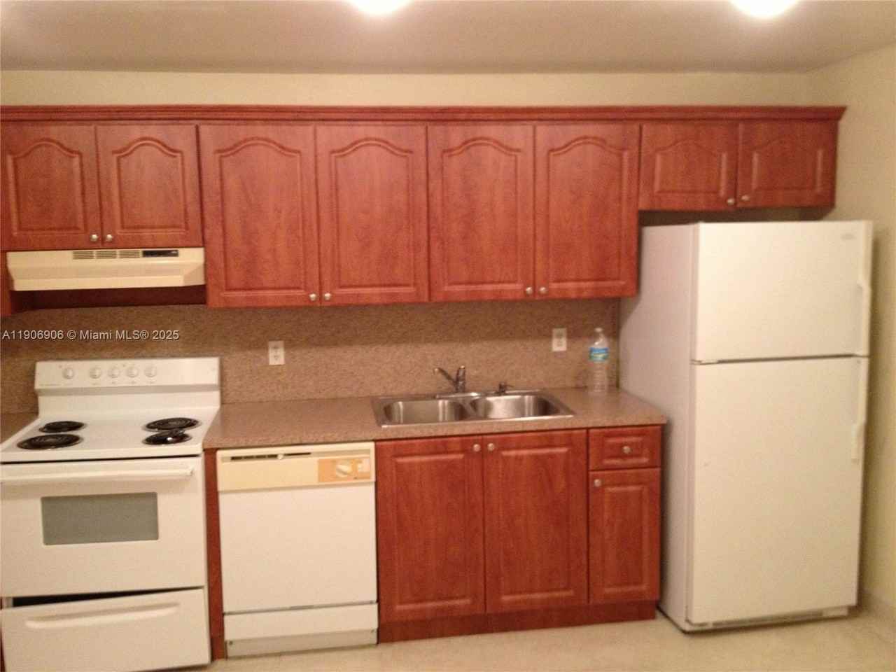 Broward Gardens #4065B - Photo 4 of 16