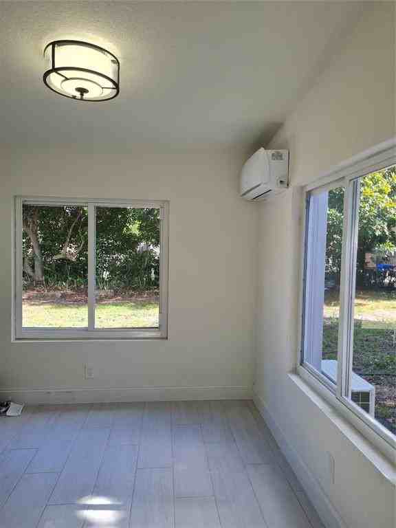 4390 Ne 15th Ter #4390 - Photo 5 of 14