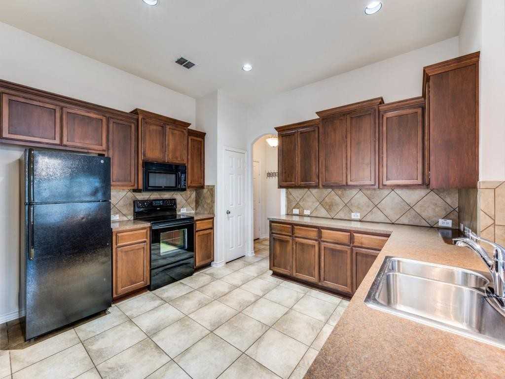 3605 Chapel Hill Ln #3605 - Photo 7 of 12