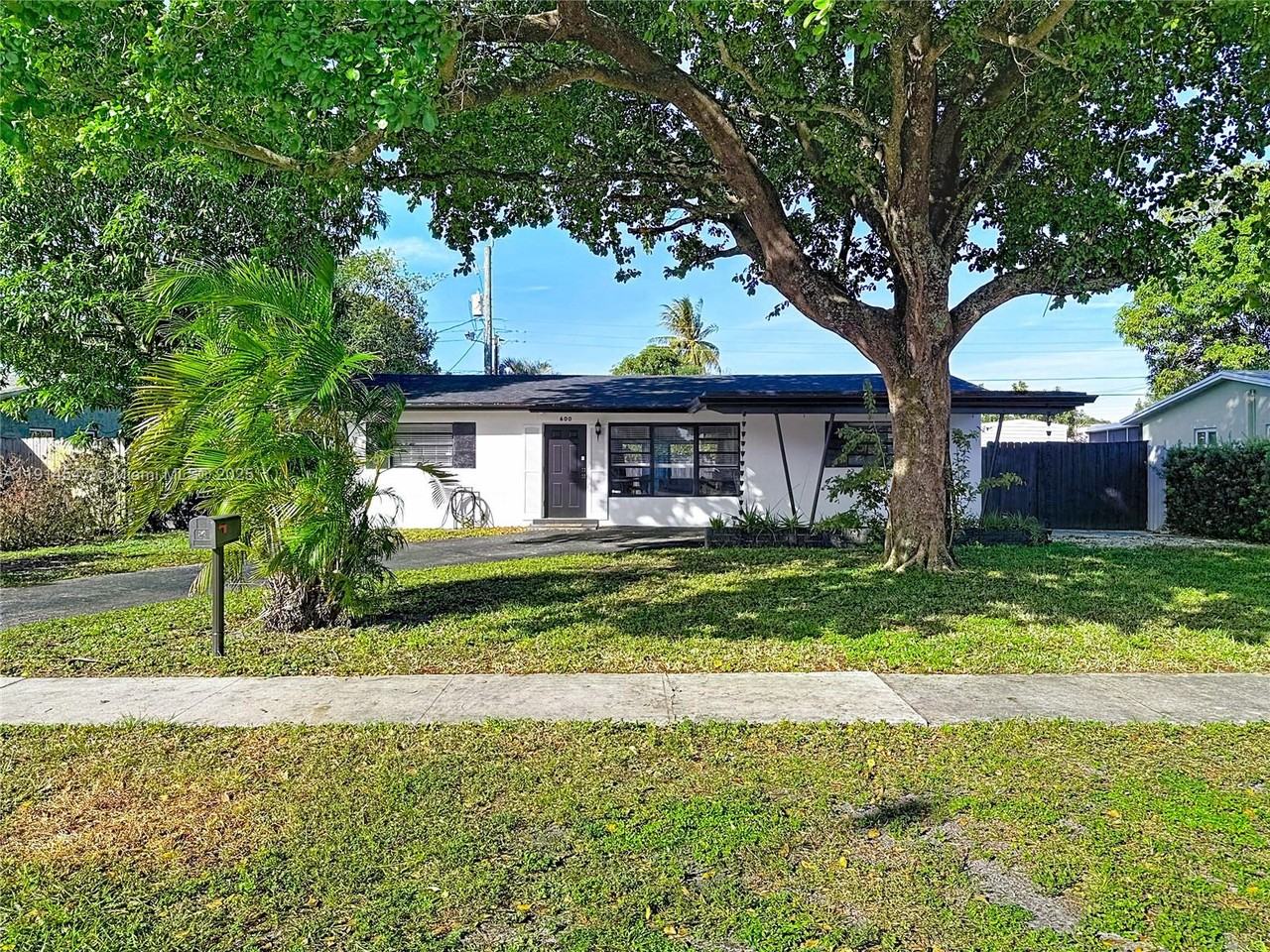 600 N 66th Ter #600 - Photo 4 of 50