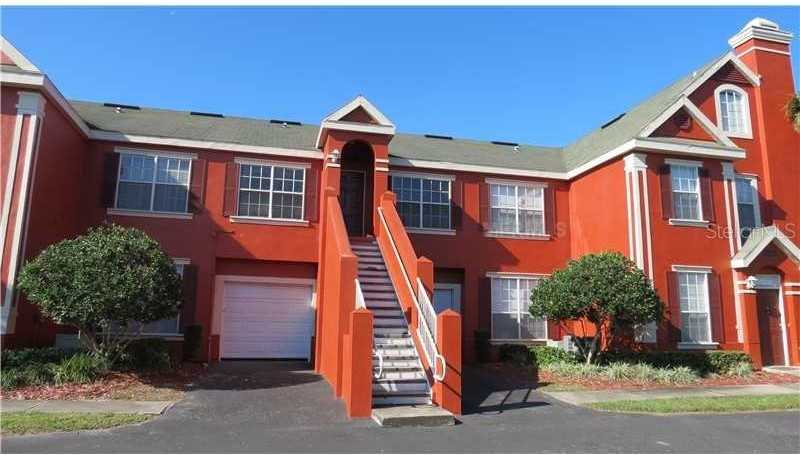 10582 Windsor Lake Ct - Photo 4 of 17