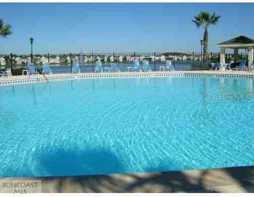 10582 Windsor Lake Ct - Photo 5 of 17