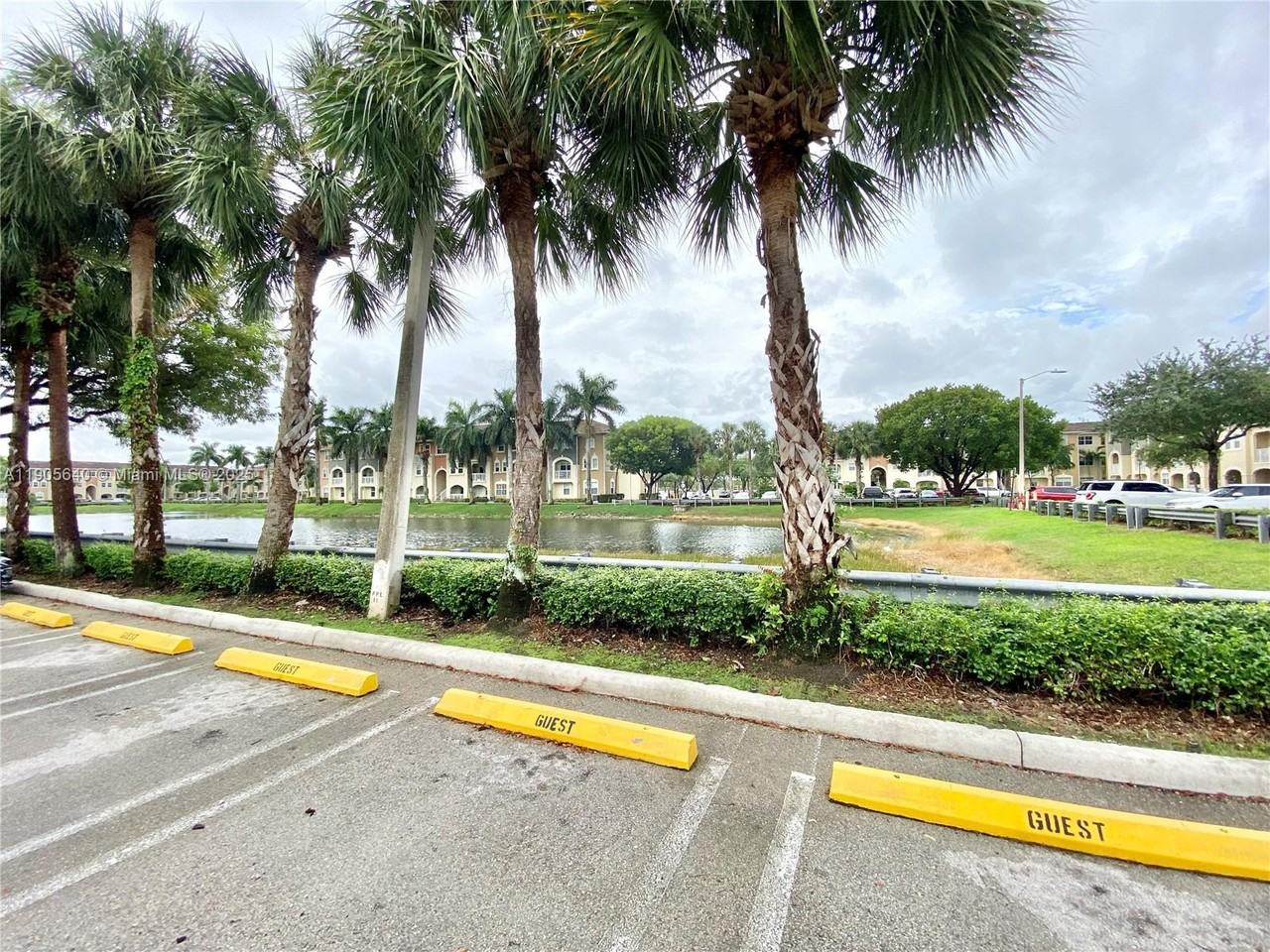 10885 Northwest 89th Terrace