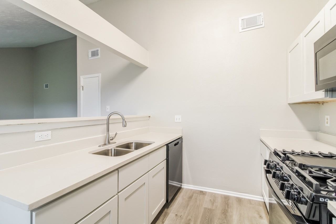 5310 Riverwood Dr #5310 - Photo 6 of 16