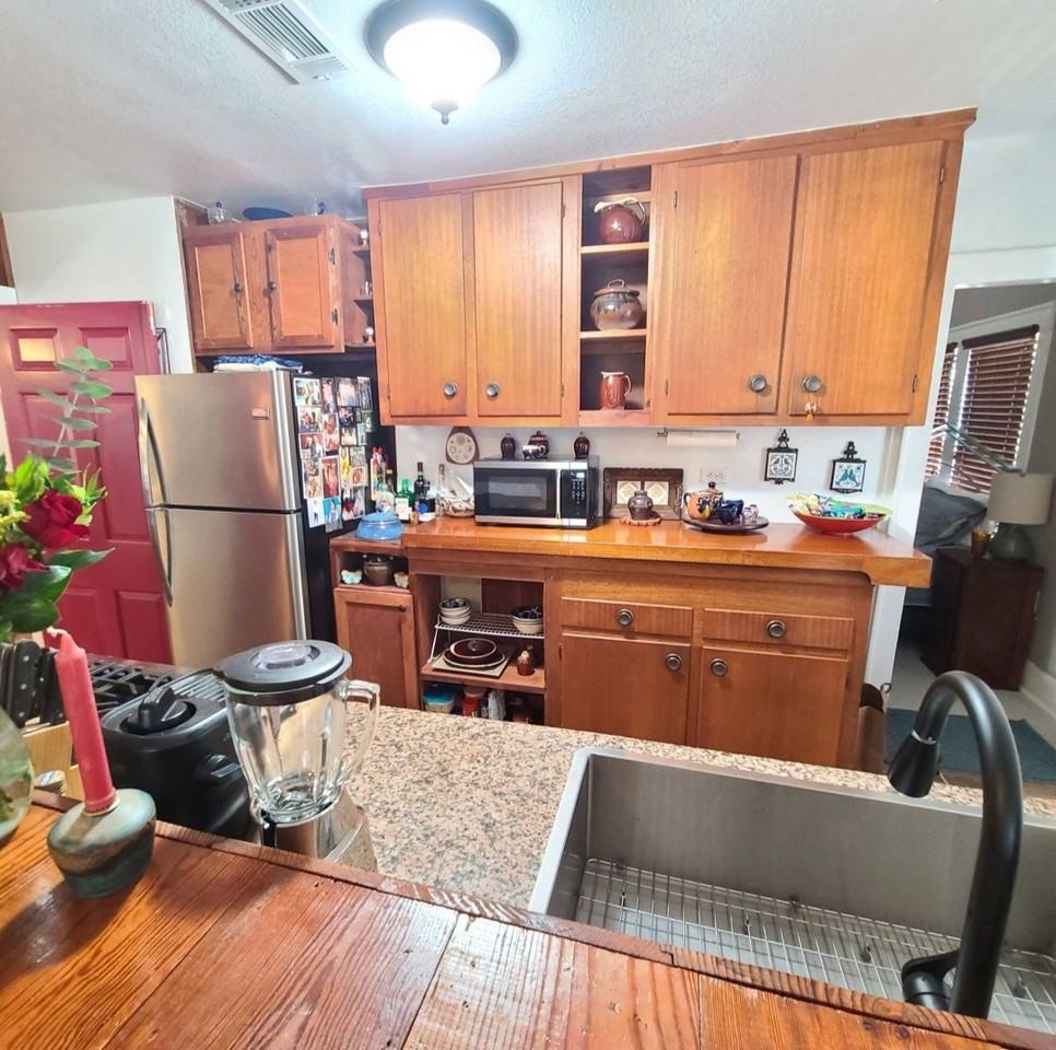 1425 Munger St #1425 - Photo 3 of 24