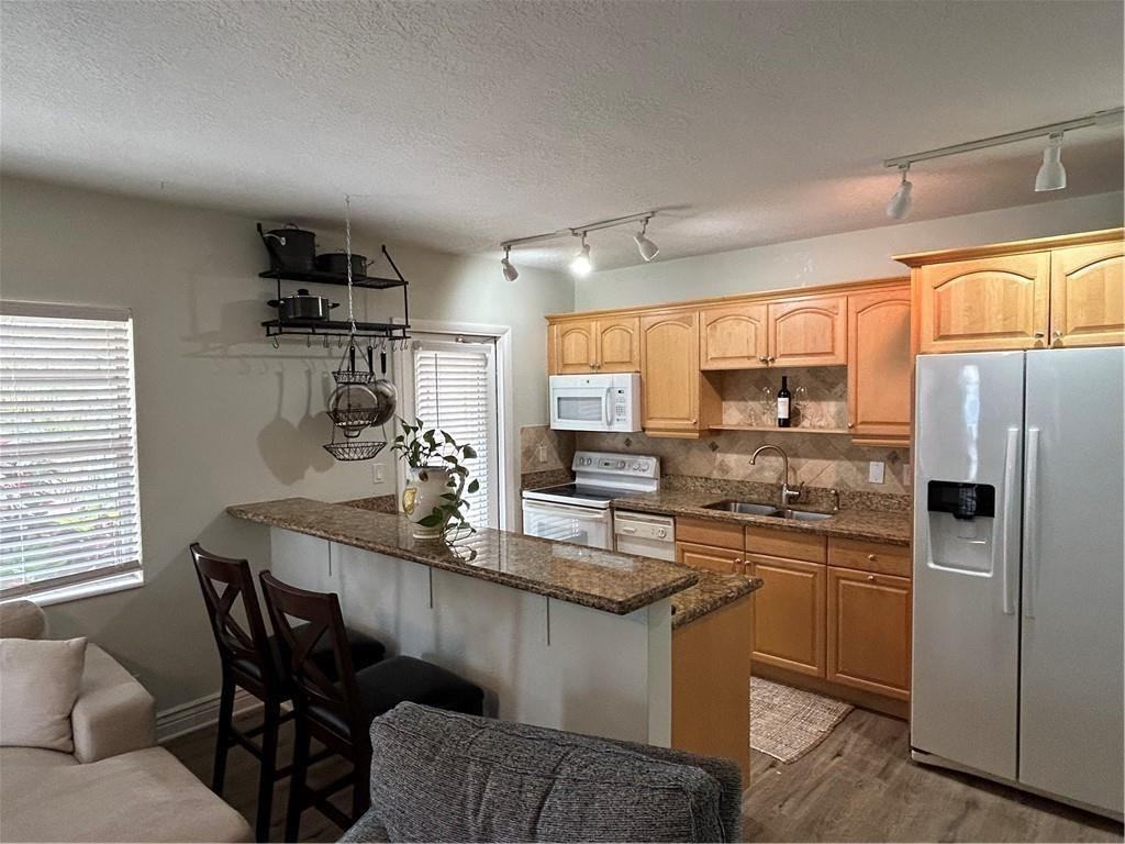 2737 Ne 28th St #27371W - Photo 3 of 16