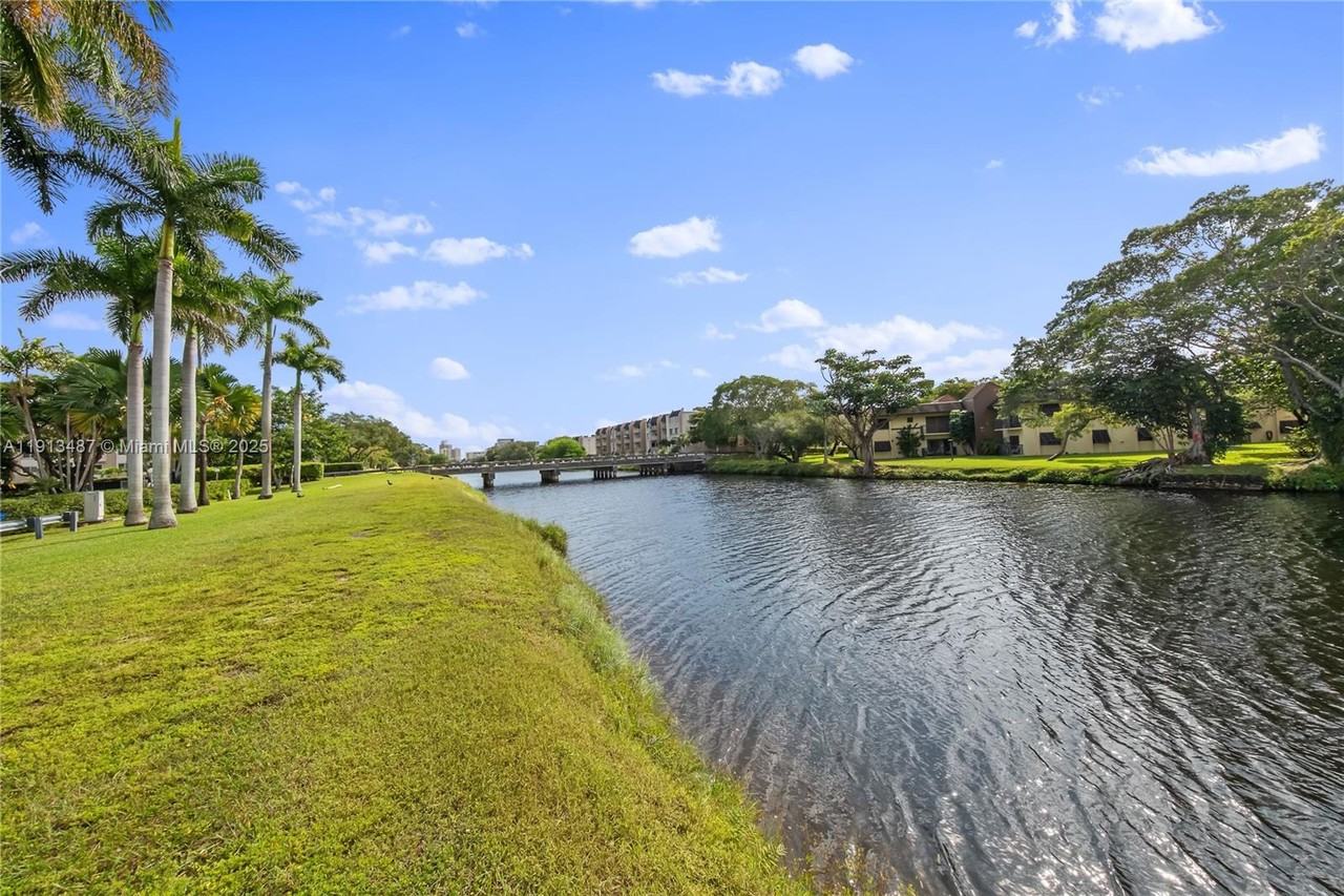 7900 Camino Circle #7900-401 - Photo 4 of 30