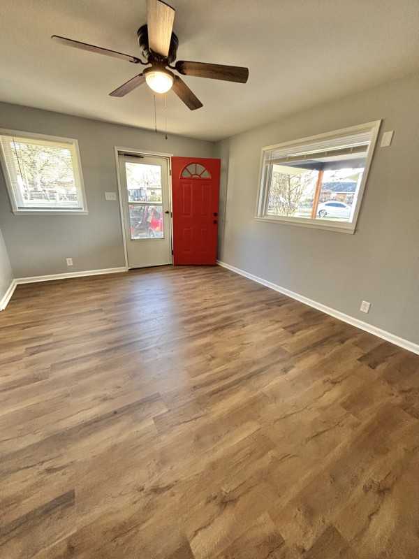 720 Neal St - Photo 5 of 20