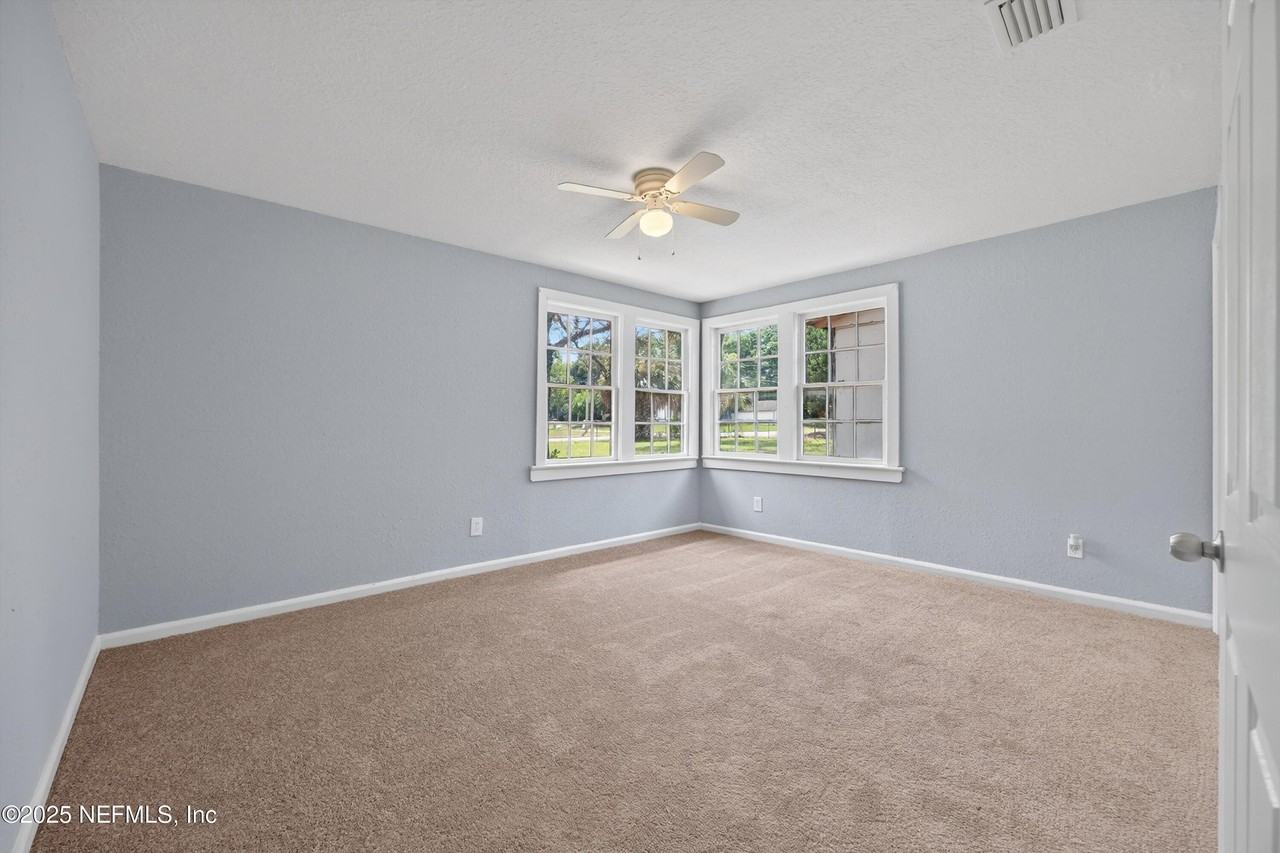 1011 Glencarin Street #1011 - Photo 3 of 34