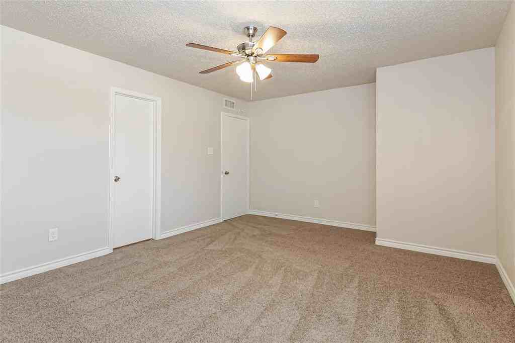 2718 Holy Cross Ln #2718 - Photo 6 of 16