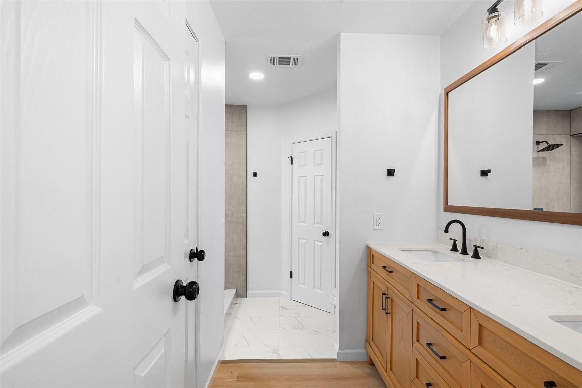 16307 Essex Cv #16307 - Photo 7 of 38