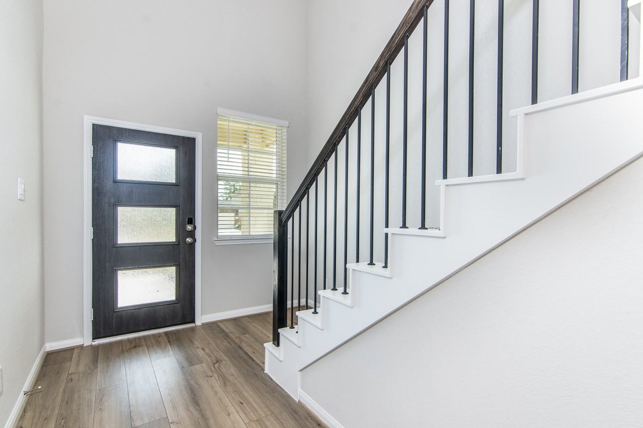 18537 Meadow Point Ln #18537 - Photo 4 of 28