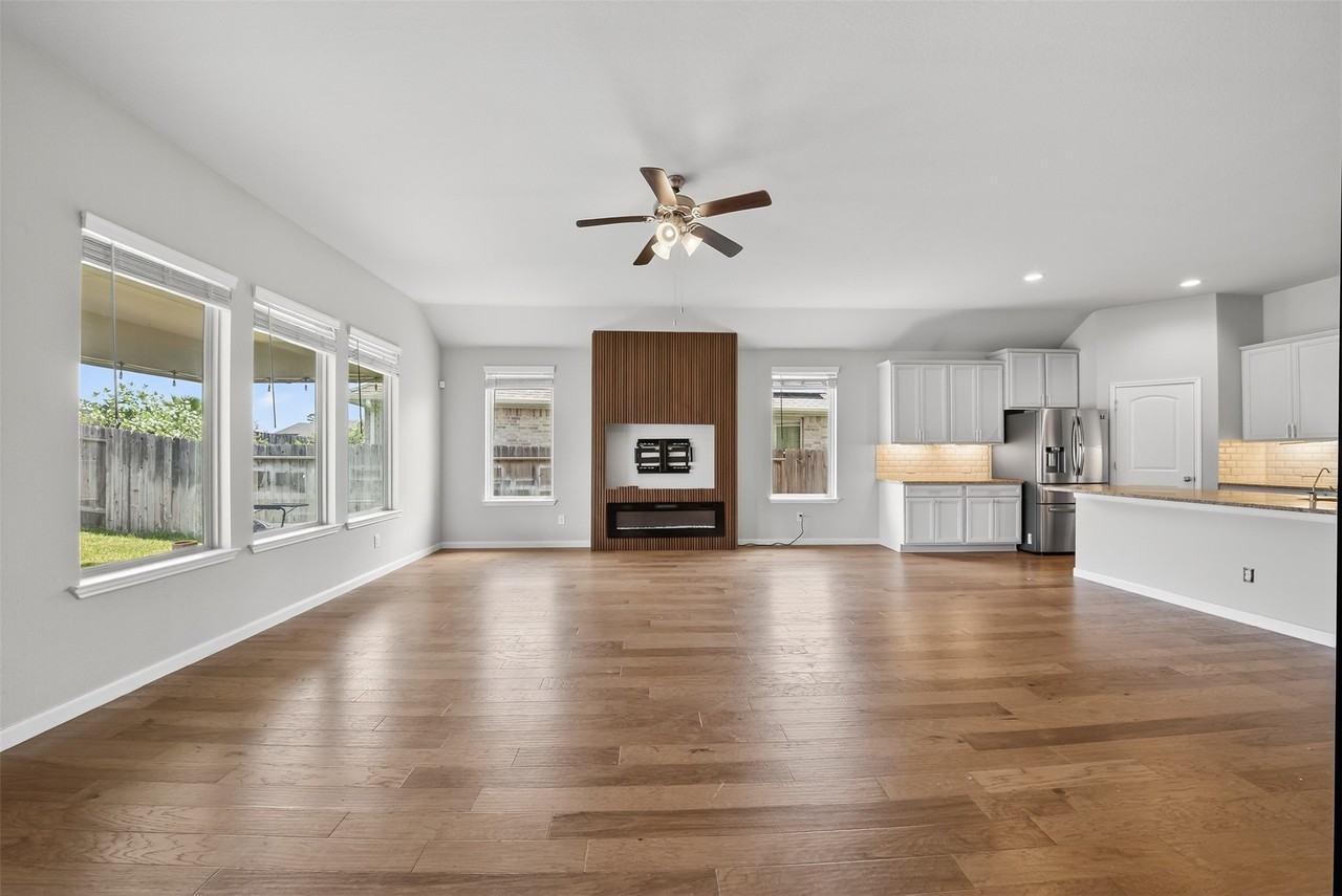 18102 Humber River Ln #18102 - Photo 3 of 45