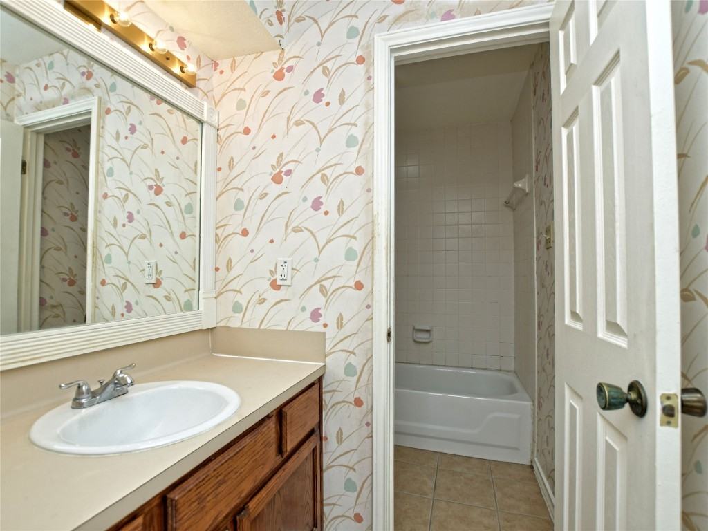 803 Valley View Drive #803 - Photo 5 of 18