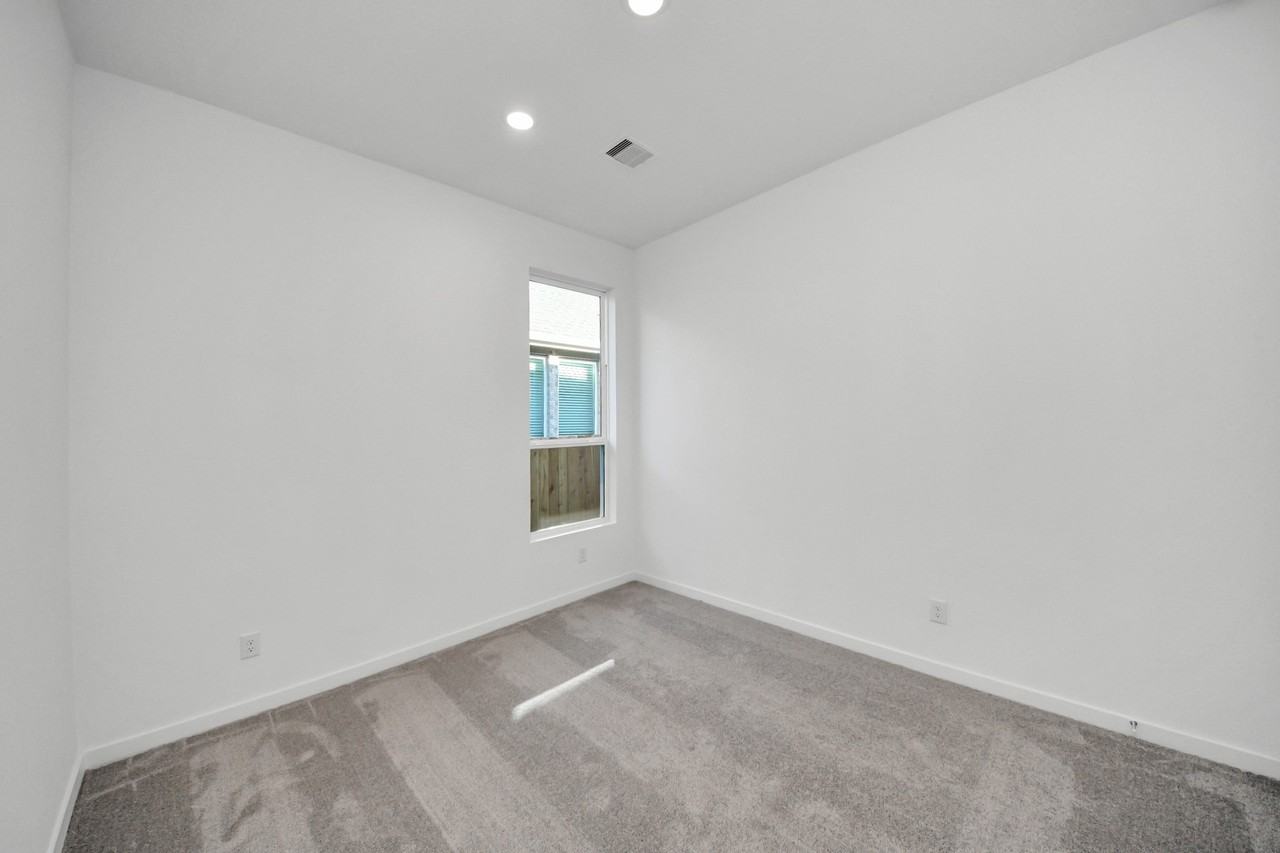 32031 Sweet Pea Meadows Dr #32031 - Photo 3 of 37