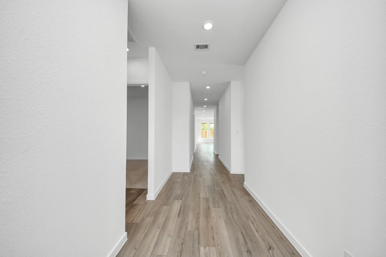 32031 Sweet Pea Meadows Dr #32031 - Photo 4 of 37