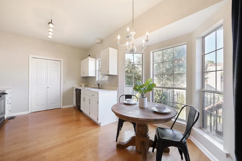 404 Crestfield Court - Photo 5 of 17