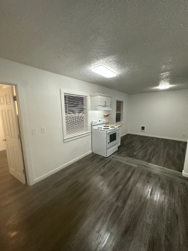 4975 Breanna Ln Ne - Photo 3 of 15