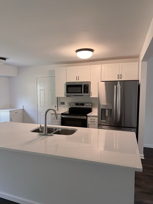 201 Judith Dr - Photo 4 of 16