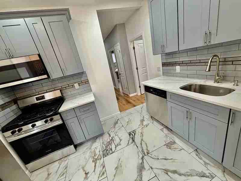 33 Moulton Ave - Photo 2 of 5