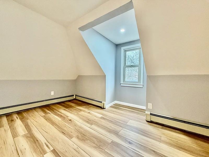 33 Moulton Ave - Photo 5 of 5