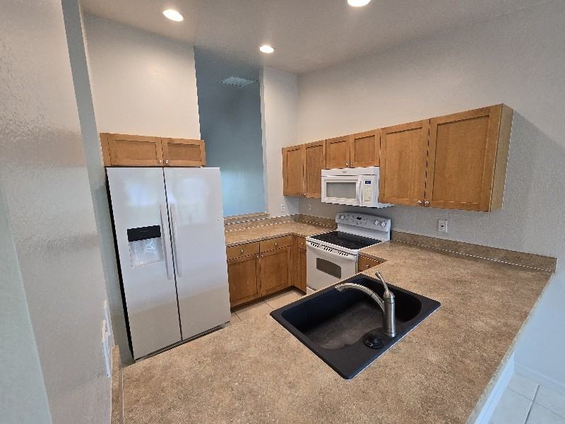 518 Southeast 5th Place #518SE5thPL - Photo 4 of 11