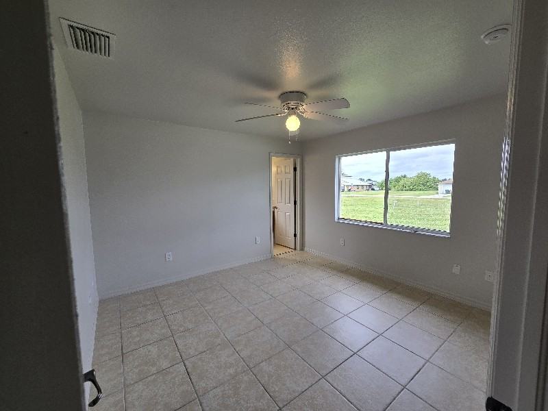 518 Southeast 5th Place #518SE5thPL - Photo 6 of 11