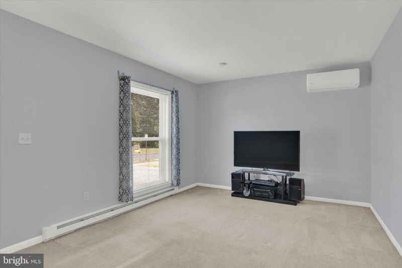 118 S 22nd St - Photo 5 of 20