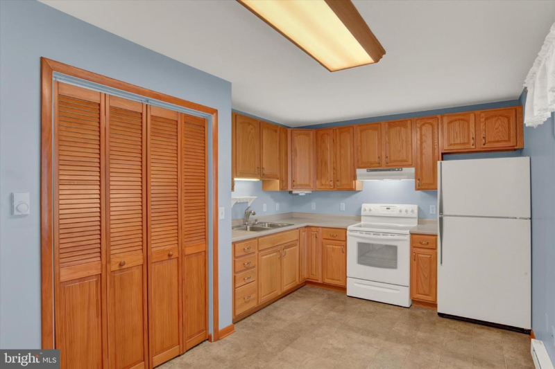 118 S 22nd St - Photo 6 of 20