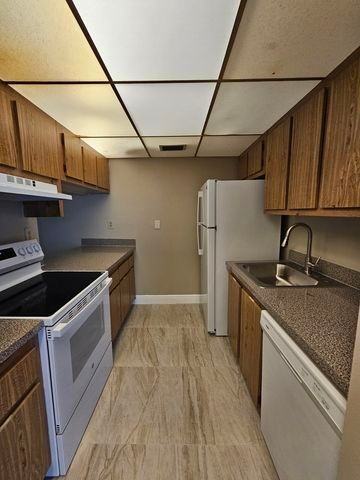 2000 North Congress Avenue ##207