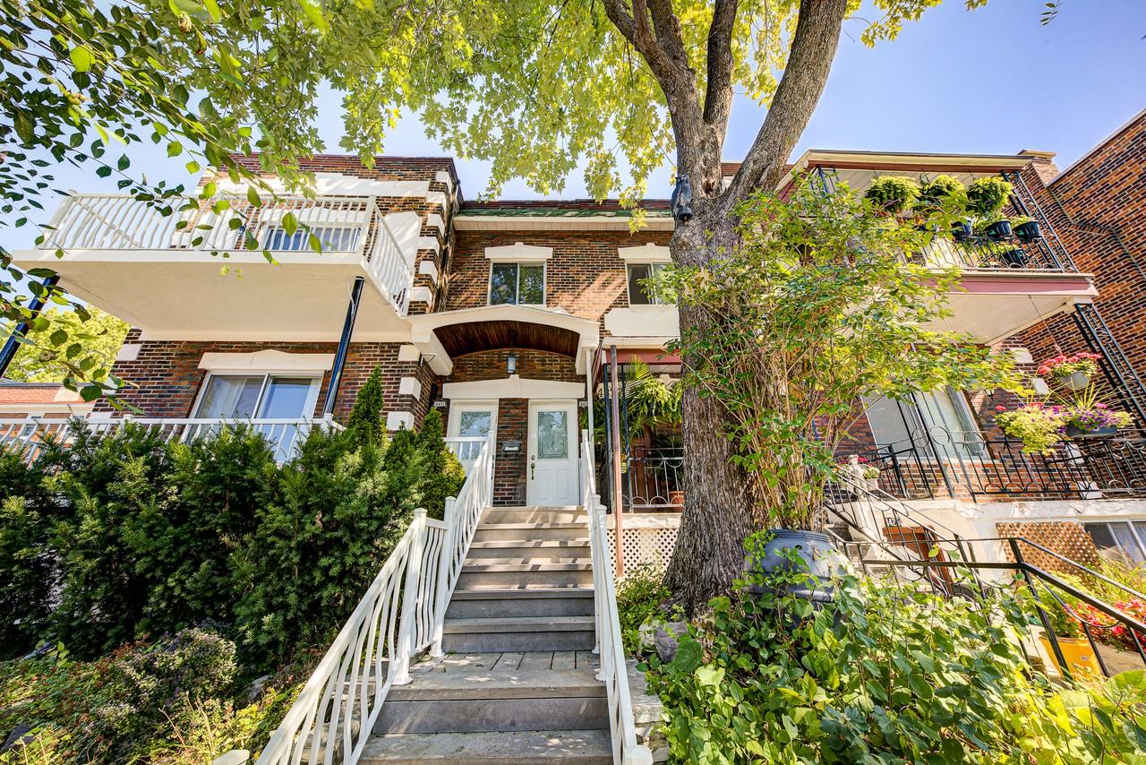 4429 Avenue Girouard - Photo 2 of 23