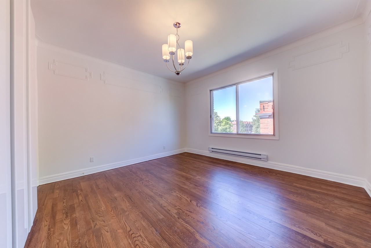 4429 Avenue Girouard - Photo 7 of 23