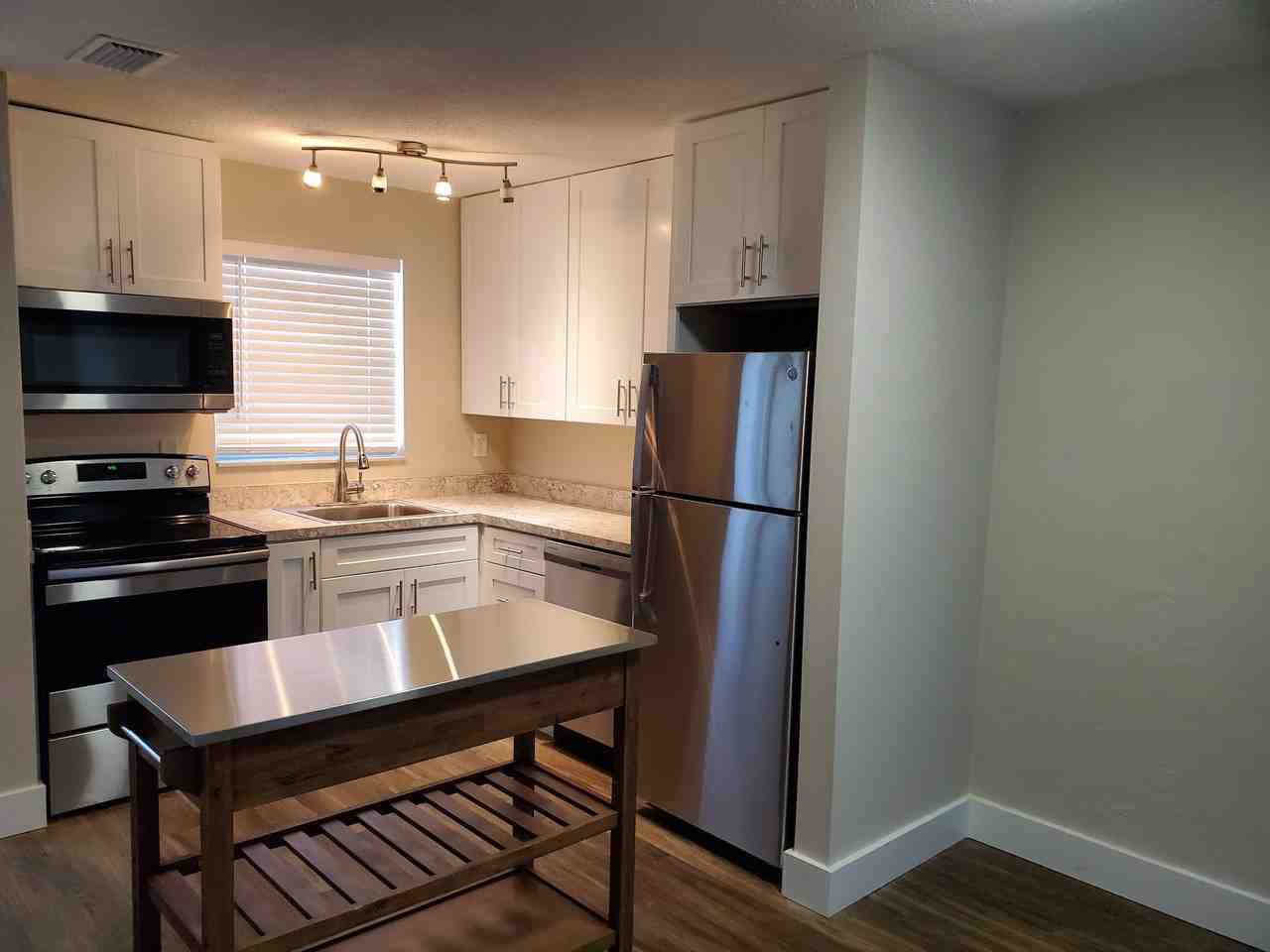Beachside Apartments - Photo 6 of 26