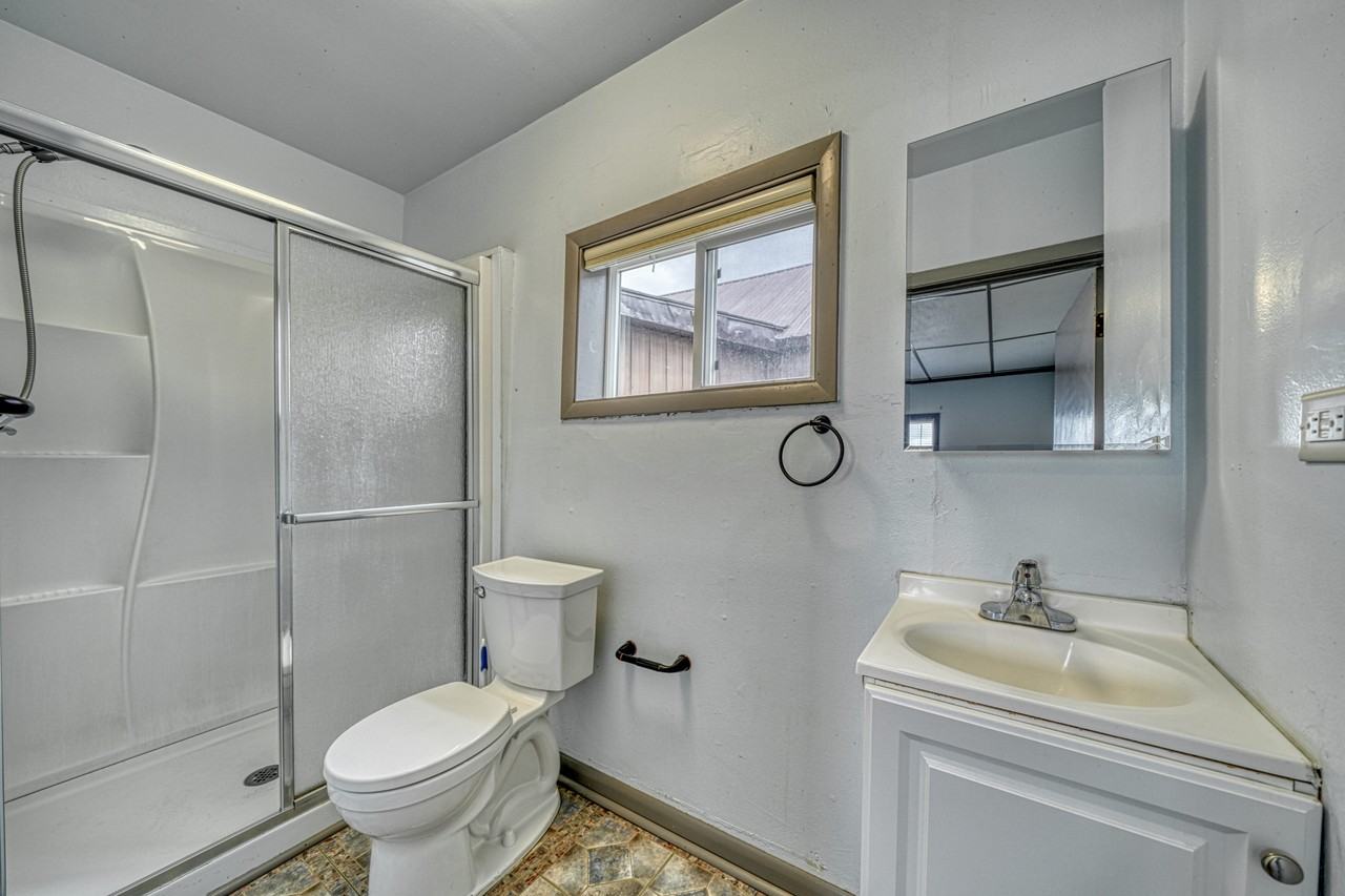 1305 Poplar St #NA - Photo 3 of 18