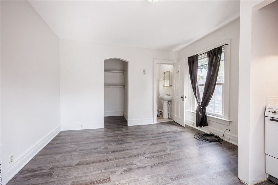 420 Oxford St Apt 4 #4 - Photo 6 of 15