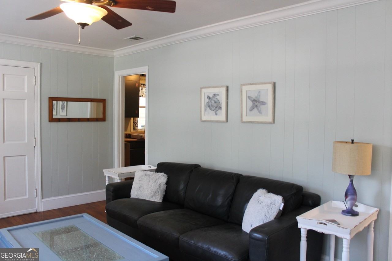 504 Bailey Street - Photo 6 of 22