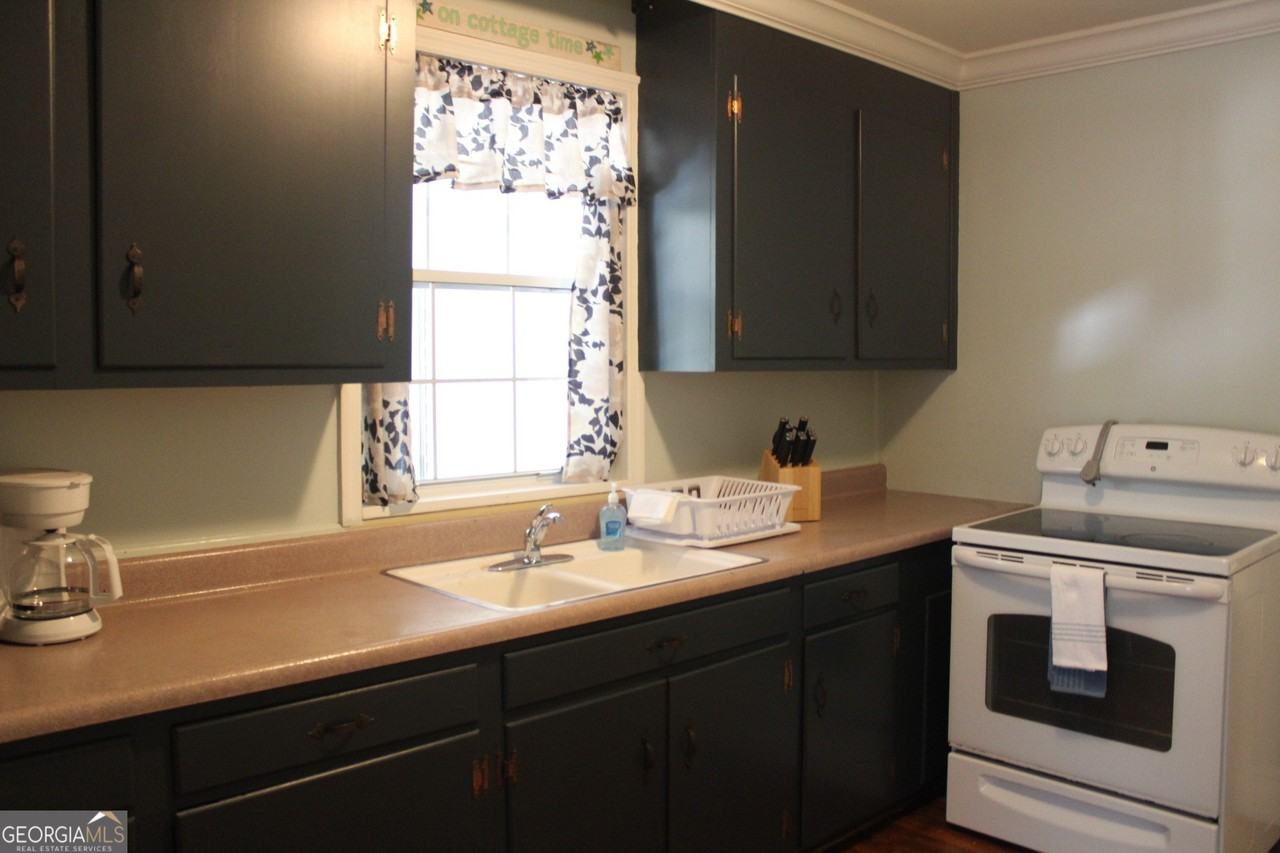 504 Bailey Street - Photo 7 of 22