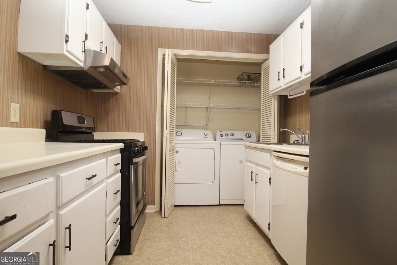 574 Emory Oaks Way - Photo 6 of 14