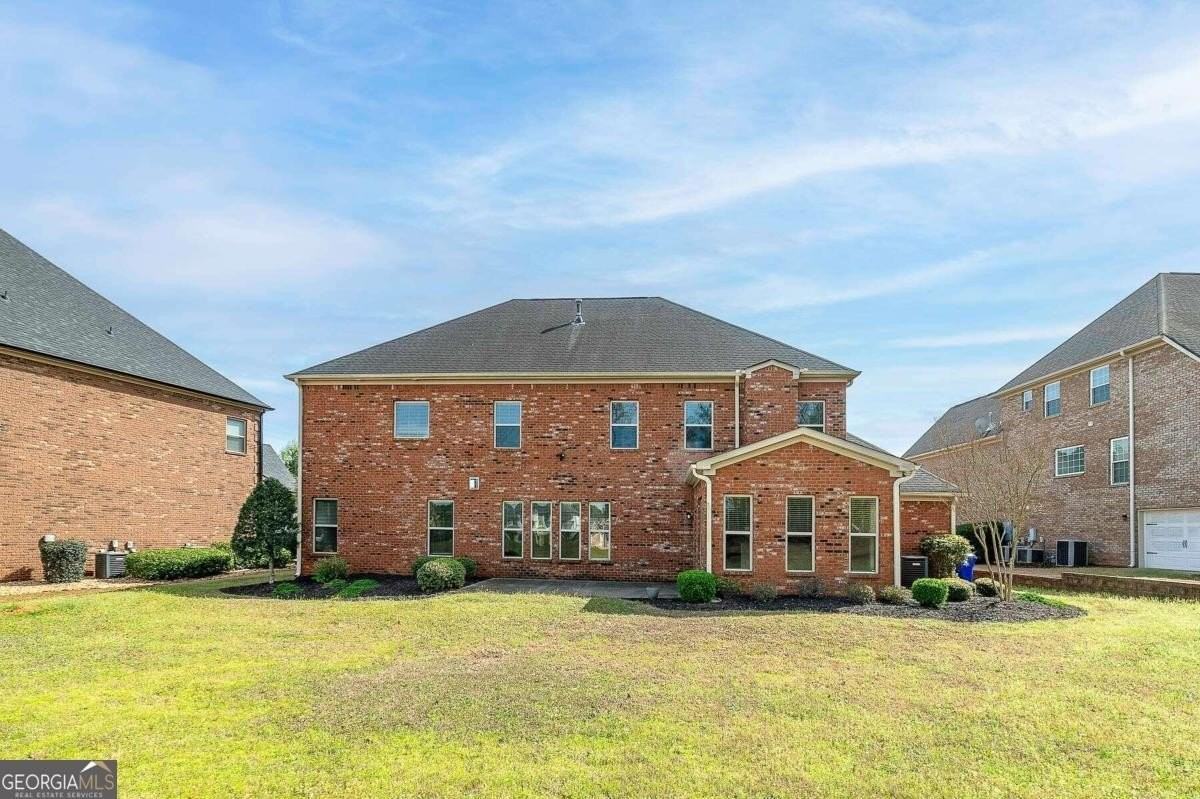 344 Langshire Drive - Photo 4 of 37