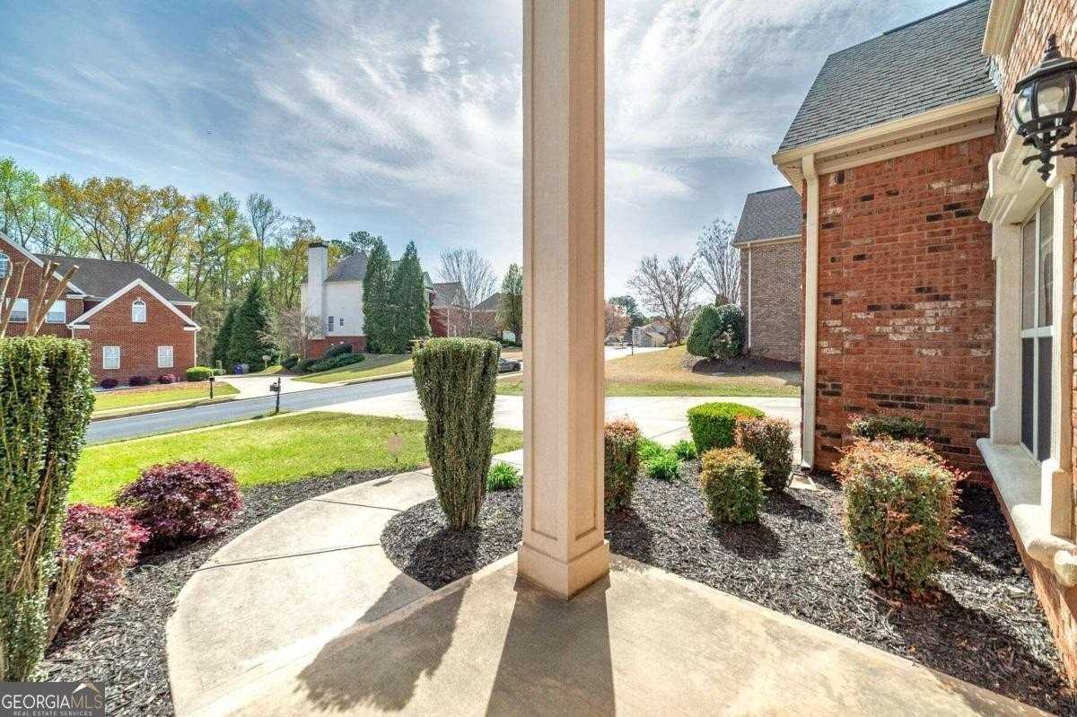 344 Langshire Drive - Photo 6 of 37