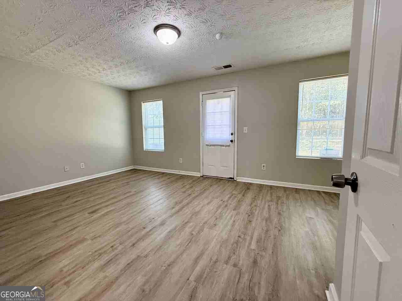 1708 Redan East - Photo 5 of 27