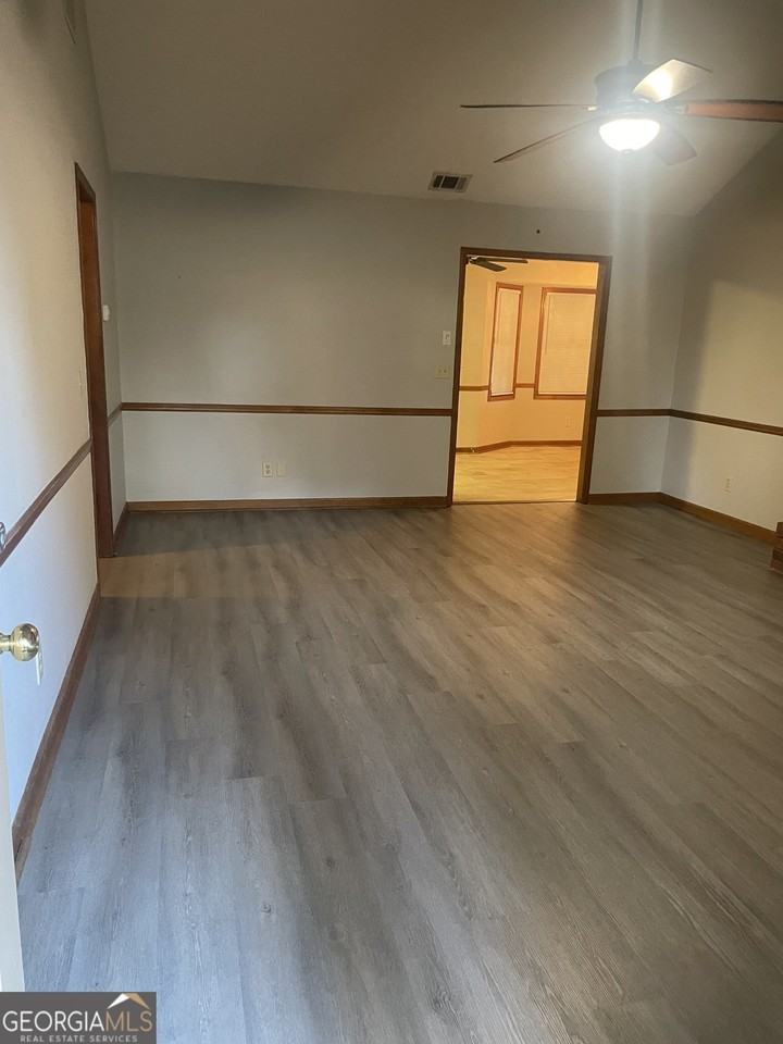 3449 Creekwood Drive Southeast - Photo 4 of 19